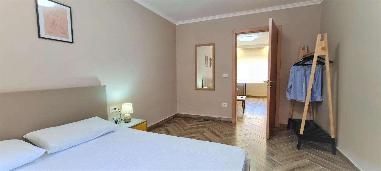2v1 - 21 Dhjetori Sg Appartement Tirana